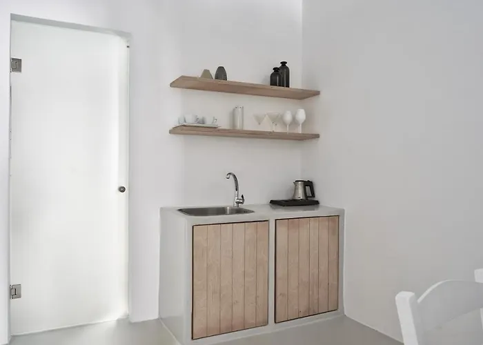 Whitelist Fabrika In Mykonos Town